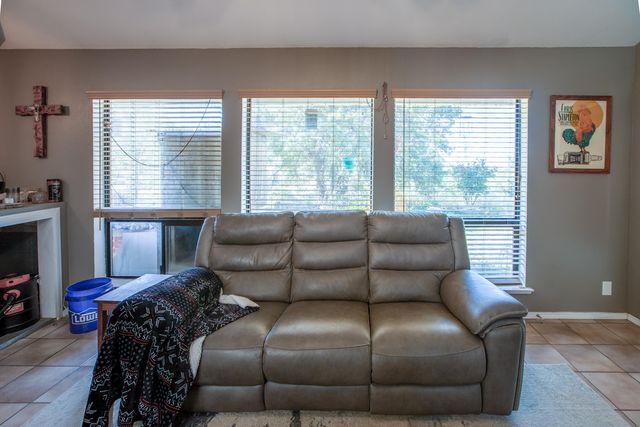34141 Bronco Lane, Yokuts Valley, CA 93675