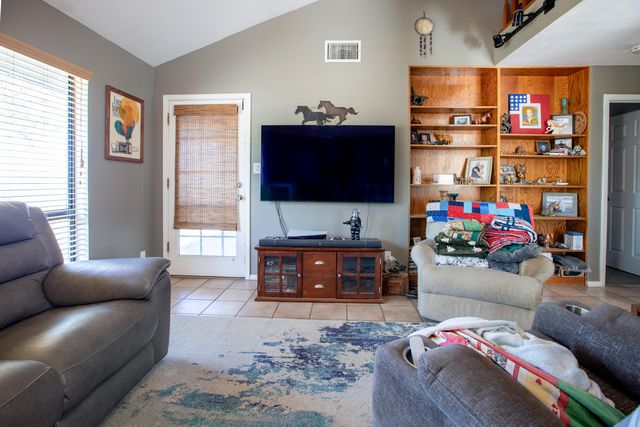 34141 Bronco Lane, Yokuts Valley, CA 93675