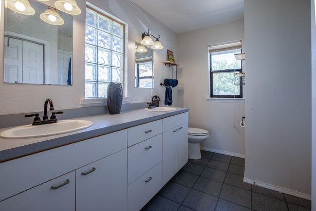 34141 Bronco Lane, Yokuts Valley, CA 93675