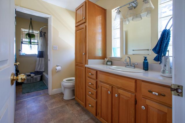 34141 Bronco Lane, Yokuts Valley, CA 93675