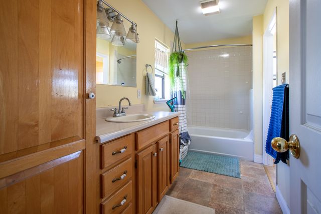 34141 Bronco Lane, Yokuts Valley, CA 93675