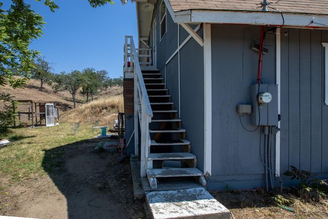 34141 Bronco Lane, Yokuts Valley, CA 93675