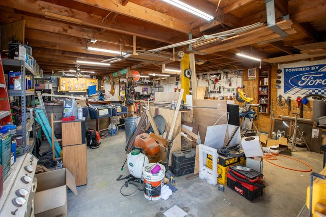 34141 Bronco Lane, Yokuts Valley, CA 93675