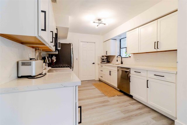 2515 NE 207th Street, Miami, FL 33180