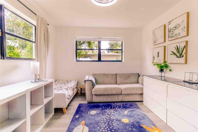 2515 NE 207th Street, Miami, FL 33180