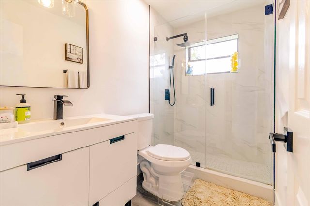 2515 NE 207th Street, Miami, FL 33180