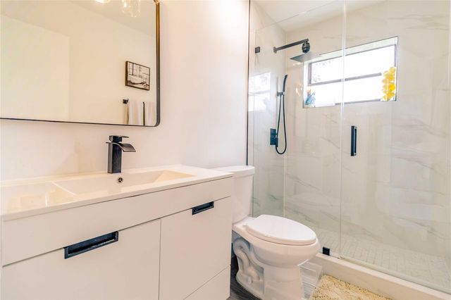 2515 NE 207th Street, Miami, FL 33180