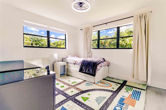 2515 NE 207th Street, Miami, FL 33180