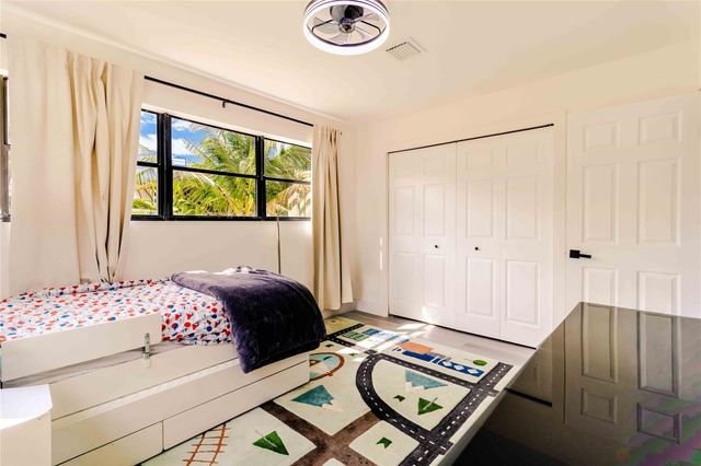 2515 NE 207th Street, Miami, FL 33180