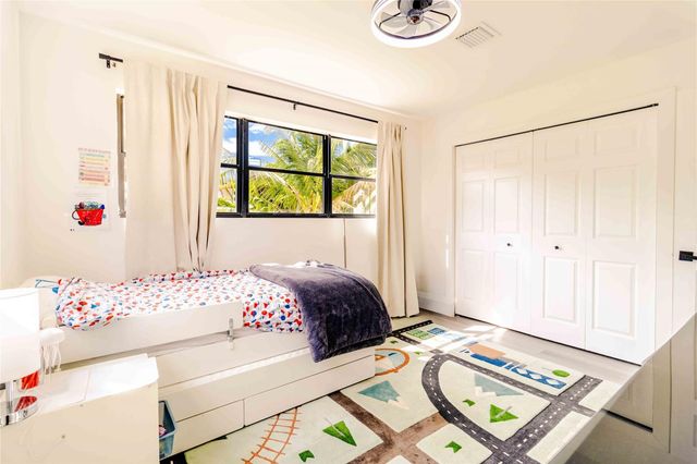 2515 NE 207th Street, Miami, FL 33180