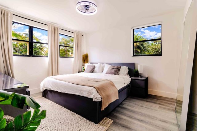 2515 NE 207th Street, Miami, FL 33180