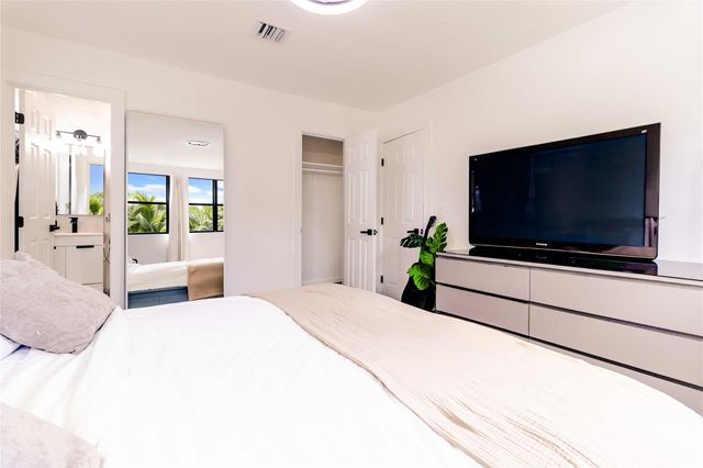 2515 NE 207th Street, Miami, FL 33180