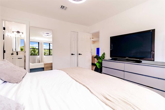 2515 NE 207th Street, Miami, FL 33180