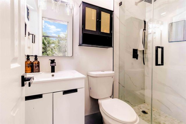 2515 NE 207th Street, Miami, FL 33180