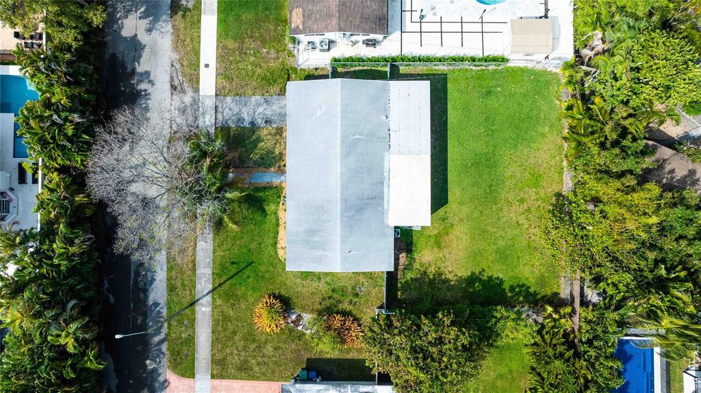 2515 NE 207th Street, Miami, FL 33180