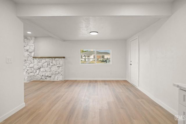 2229 Lucky Street, Bakersfield, CA 93307