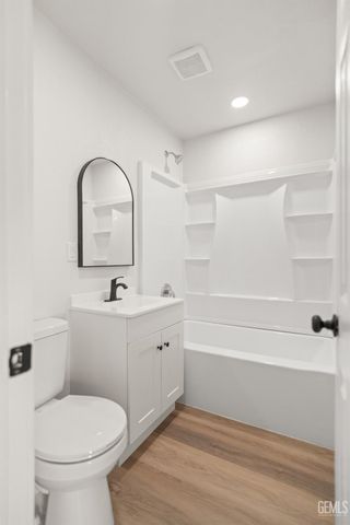 2229 Lucky Street, Bakersfield, CA 93307