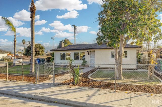 2229 Lucky Street, Bakersfield, CA 93307