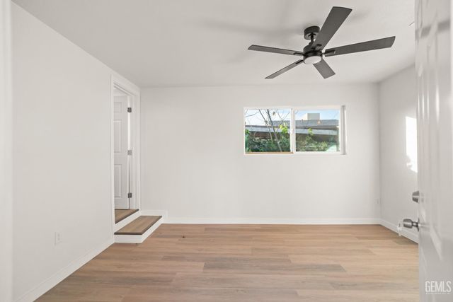 2229 Lucky Street, Bakersfield, CA 93307