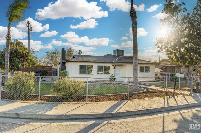 2229 Lucky Street, Bakersfield, CA 93307