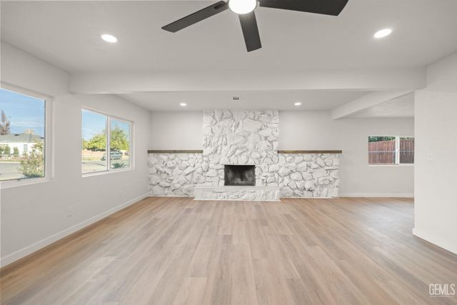 2229 Lucky Street, Bakersfield, CA 93307