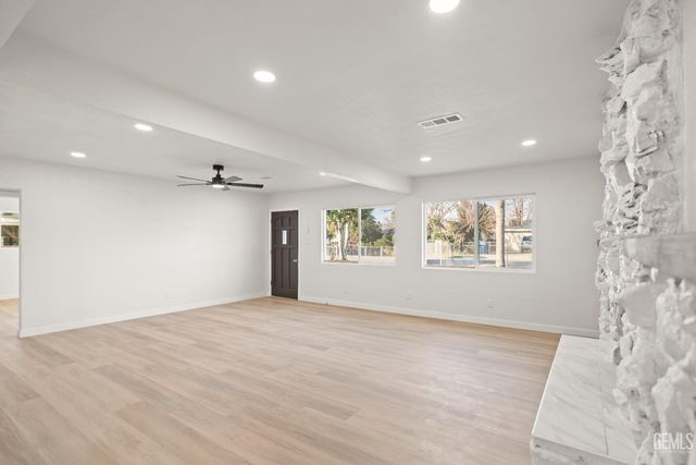 2229 Lucky Street, Bakersfield, CA 93307