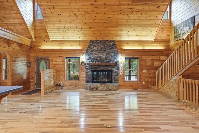 1347 Ivy Log Drive, Blairsville, GA 30512