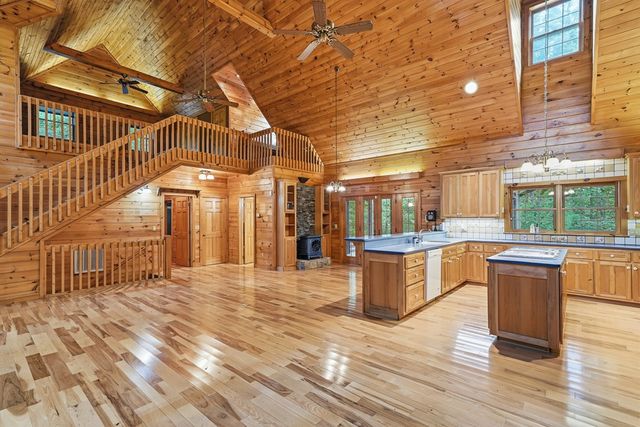 1347 Ivy Log Drive, Blairsville, GA 30512