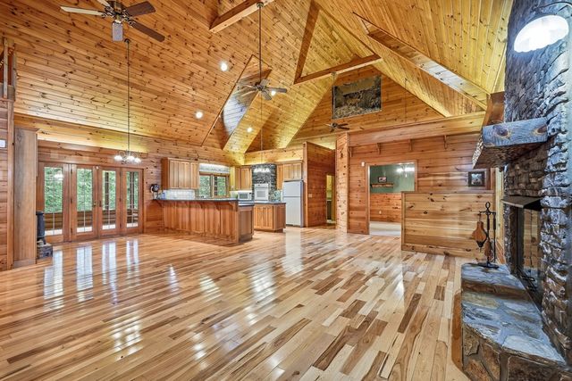 1347 Ivy Log Drive, Blairsville, GA 30512