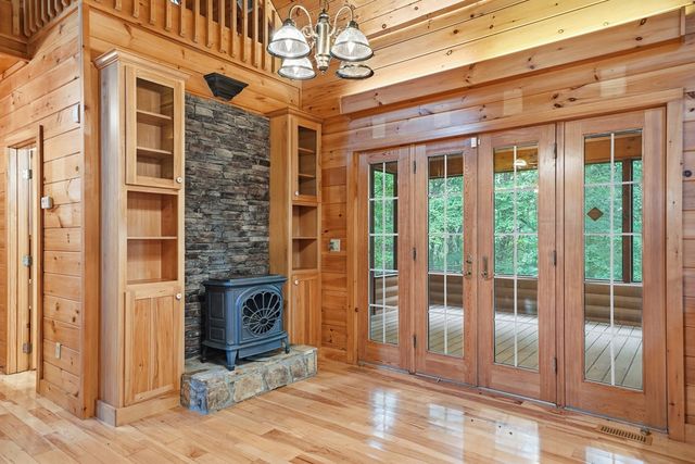 1347 Ivy Log Drive, Blairsville, GA 30512