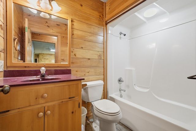 1347 Ivy Log Drive, Blairsville, GA 30512