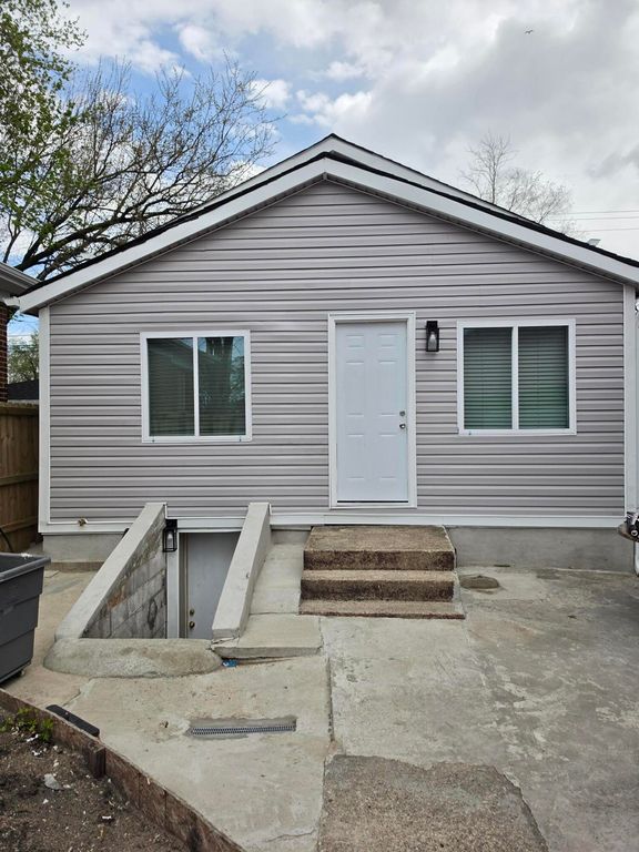 4149 Broadway, Gary, IN 46409