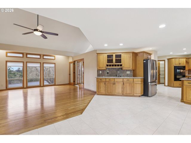 32303 Nw 18TH Ave, Ridgefield, WA 98642
