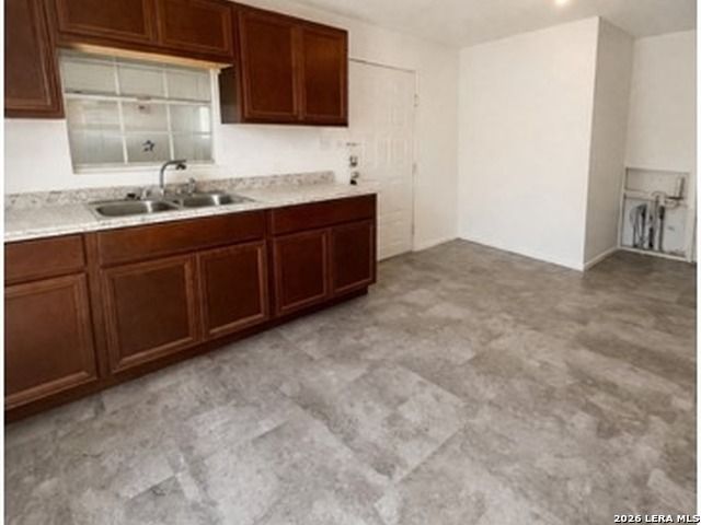 217 N PARK AVENUE, Karnes City, TX 78118