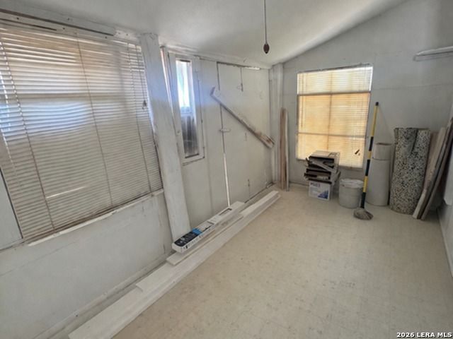 217 N PARK AVENUE, Karnes City, TX 78118