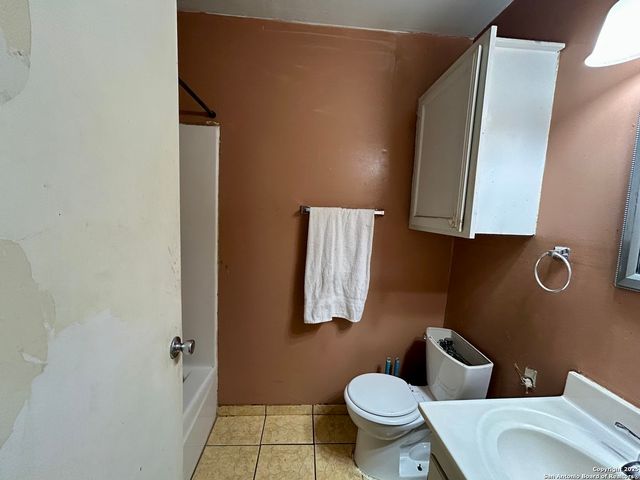 7502 Apple Valley, San Antonio, TX 78242