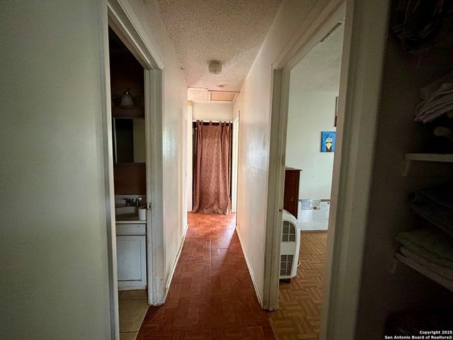 7502 Apple Valley, San Antonio, TX 78242
