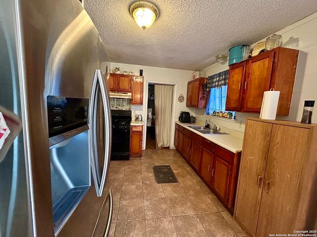 7502 Apple Valley, San Antonio, TX 78242