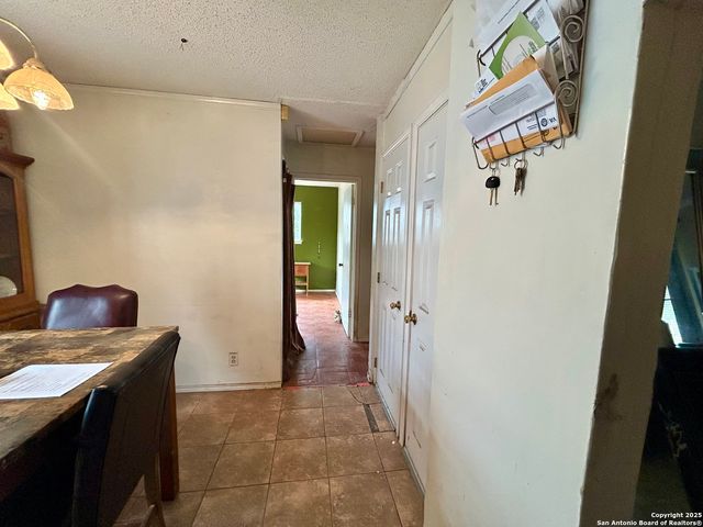 7502 Apple Valley, San Antonio, TX 78242