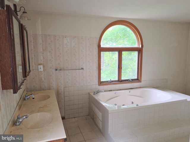 5424 GLENVIEW RD, Glen Arm, MD 21057