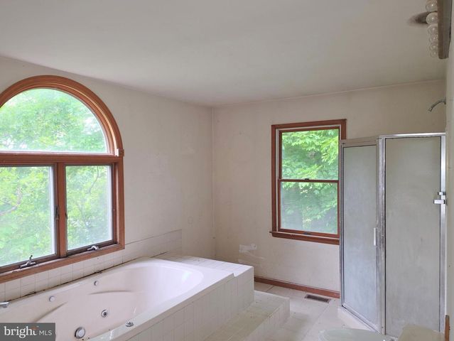 5424 GLENVIEW RD, Glen Arm, MD 21057