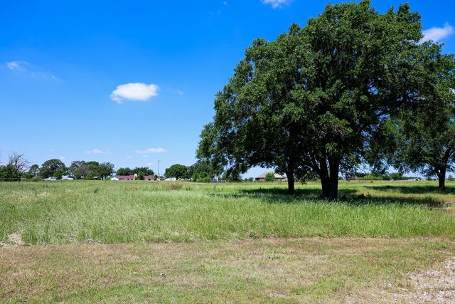 10575 Friendship Road, Pilot Point, TX 76258