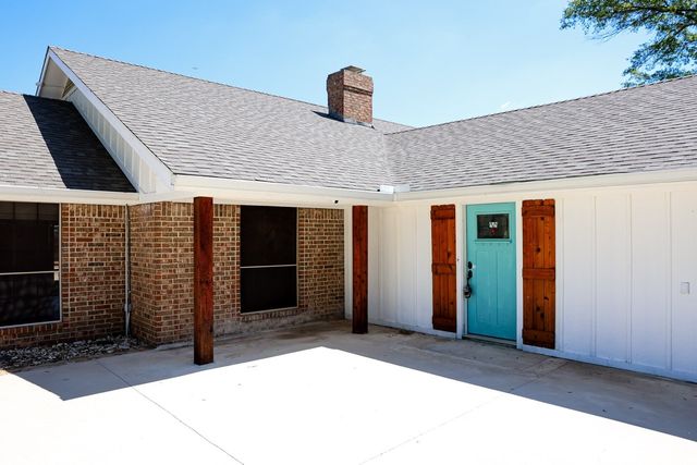 10575 Friendship Road, Pilot Point, TX 76258
