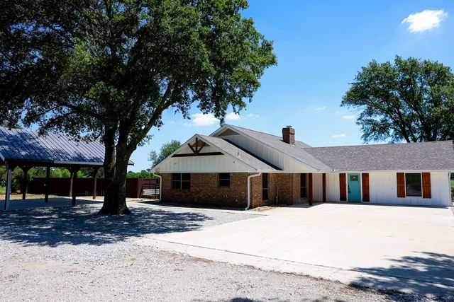 10575 Friendship Road, Pilot Point, TX 76258