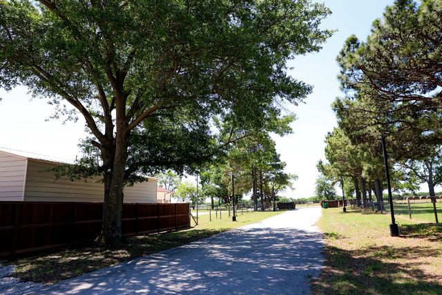 10575 Friendship Road, Pilot Point, TX 76258