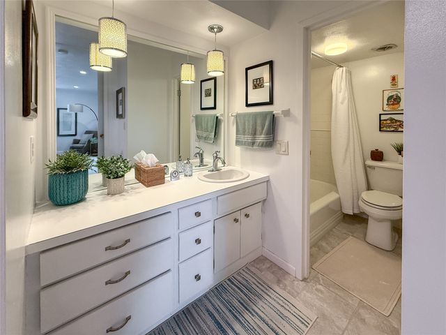 3663 Grand Avenue 401, Des Moines, IA 50312