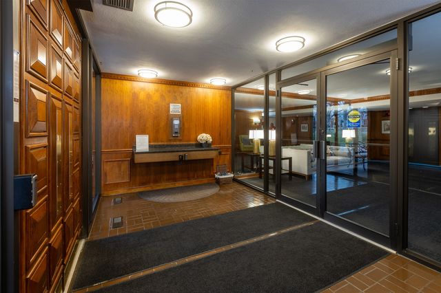 3663 Grand Avenue 401, Des Moines, IA 50312