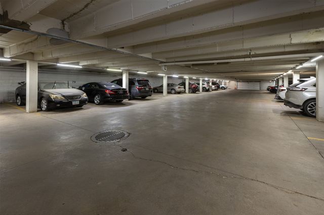 3663 Grand Avenue 401, Des Moines, IA 50312