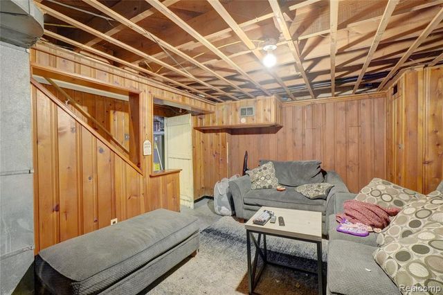 19159 Meyers Road, Detroit, MI 48235