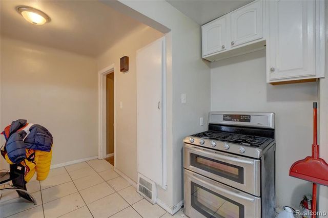 19159 Meyers Road, Detroit, MI 48235